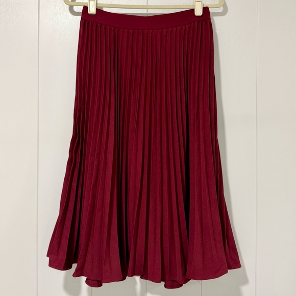 Grace Karin Dresses & Skirts - ✨ Grace Karin Chiffon Pleated Skirt - Burgundy - Size M ✨